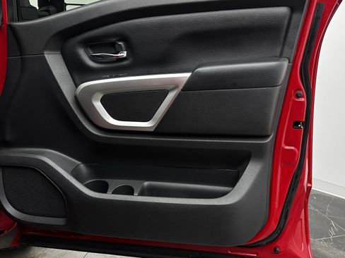 Used 2021 Nissan Titan SV w/ SV Convenience Package image 34