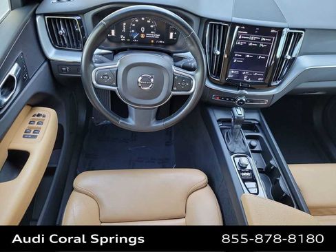 Used 2019 Volvo XC60 T5 Momentum w/ Premium Package image 18