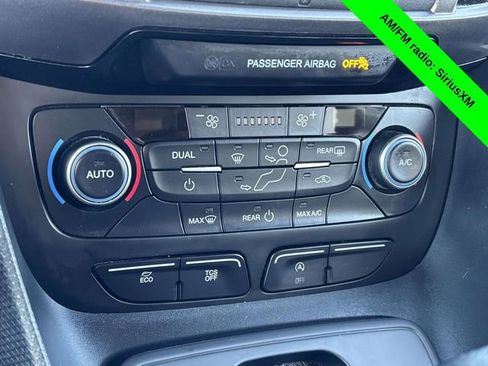 Used 2023 Ford Transit Connect XLT image 17