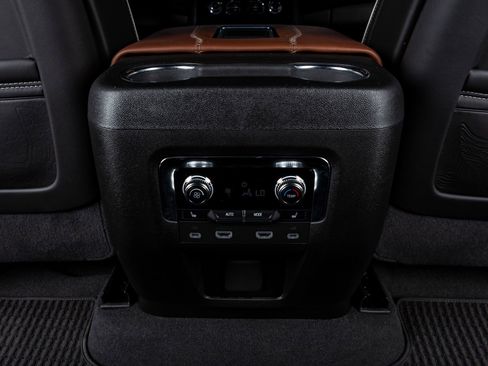 Used 2024 GMC Yukon Denali Ultimate image 31