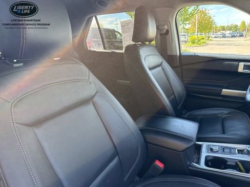Used 2023 Ford Explorer XLT w/ Equipment Group 202A AWD/4WD image 9