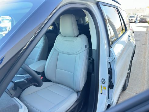 New 2026 Ford Explorer Active image 26