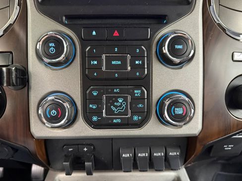 Used 2013 Ford F250 Lariat w/ Chrome Pkg AWD/4WD image 22