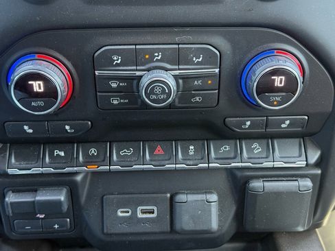 Used 2020 Chevrolet Silverado 1500 LT Trail Boss image 8