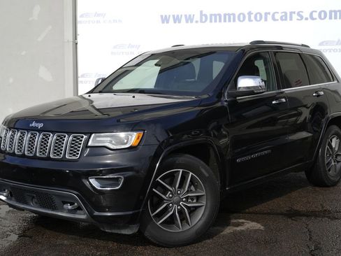 Used 2019 Jeep Grand Cherokee Overland image 2
