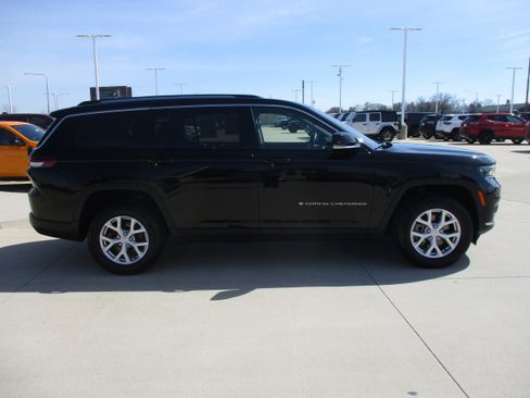 Used 2021 Jeep Grand Cherokee L Limited AWD/4WD image 6