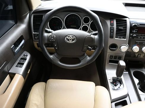 Used 2010 Toyota Tundra 2WD CrewMax w/ SR5 Pkg image 26