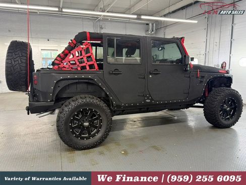 Used 2015 Jeep Wrangler Unlimited Sahara w/ Connectivity Group AWD/4WD image 6