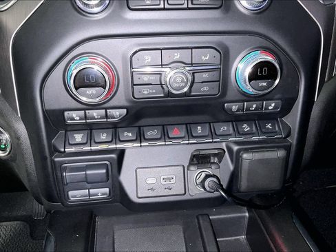 Used 2022 GMC Sierra 2500 Denali w/ Denali Ultimate Package AWD/4WD image 31