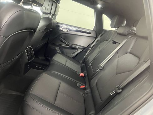 Certified 2025 Porsche Macan image 23