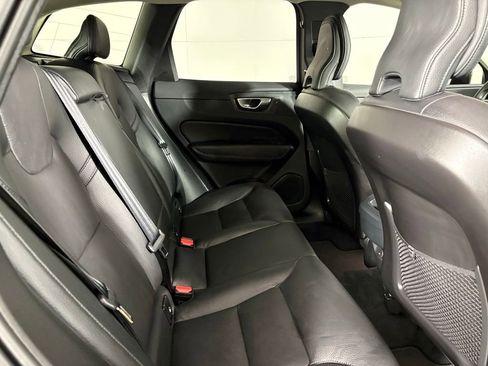 Used 2025 Volvo XC60 B5 Plus AWD/4WD image 17