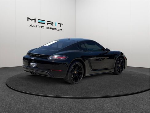 Used 2021 Porsche 718 Cayman RWD image 9