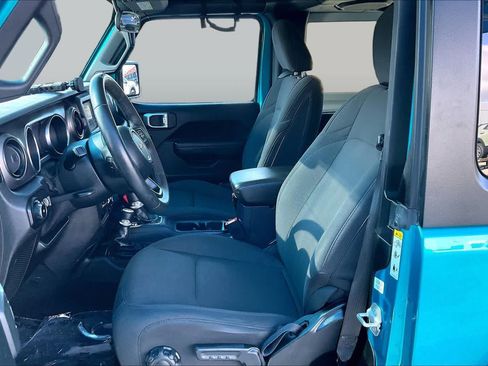 Used 2019 Jeep Wrangler Sport AWD/4WD image 9