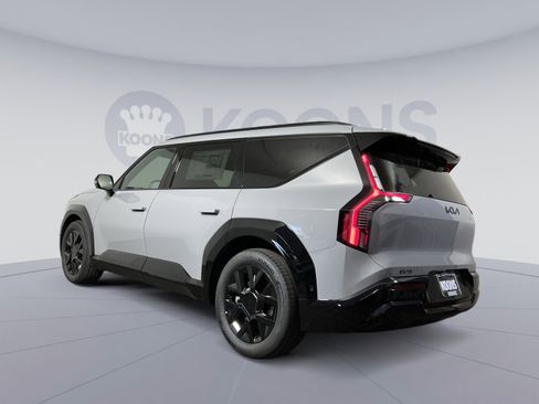 New 2026 Kia EV9 Land w/ Nightfall Edition Package image 4