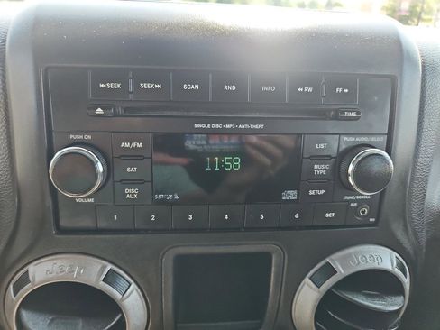 Used 2012 Jeep Wrangler Unlimited Sport AWD/4WD image 28