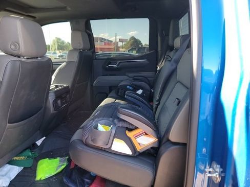 Used 2022 Chevrolet Silverado 1500 ZR2 w/ Technology Package AWD/4WD image 9