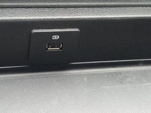 Used 2021 Ford Expedition XLT image 9