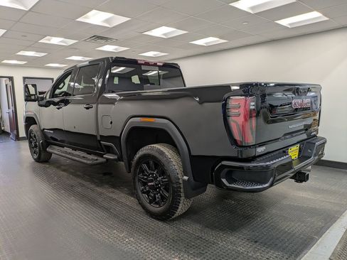 Used 2025 GMC Sierra 2500 AT4 w/ Technology Package image 6