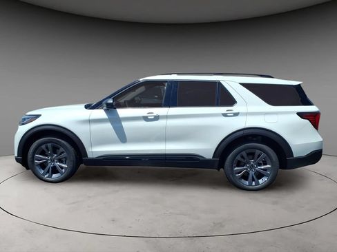 New 2026 Ford Explorer Active w/ Active Comfort Package AWD/4WD image 2