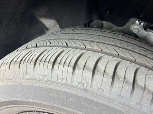 Used 2026 Ford Explorer Active AWD/4WD image 28