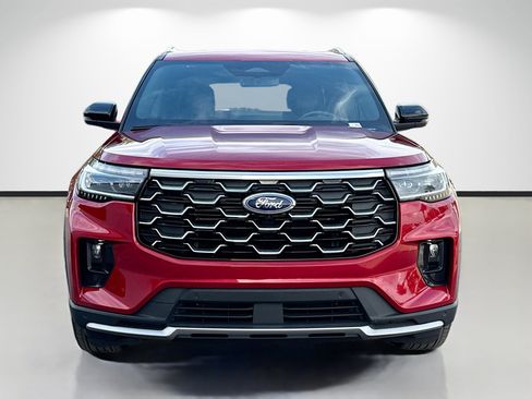 Used 2025 Ford Explorer Platinum RWD image 8