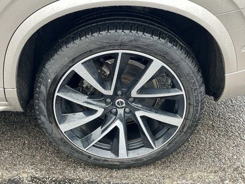 Used 2024 Volvo XC90 B6 Plus image 11