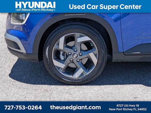 Certified 2022 Hyundai Venue Limited FWD image 10
