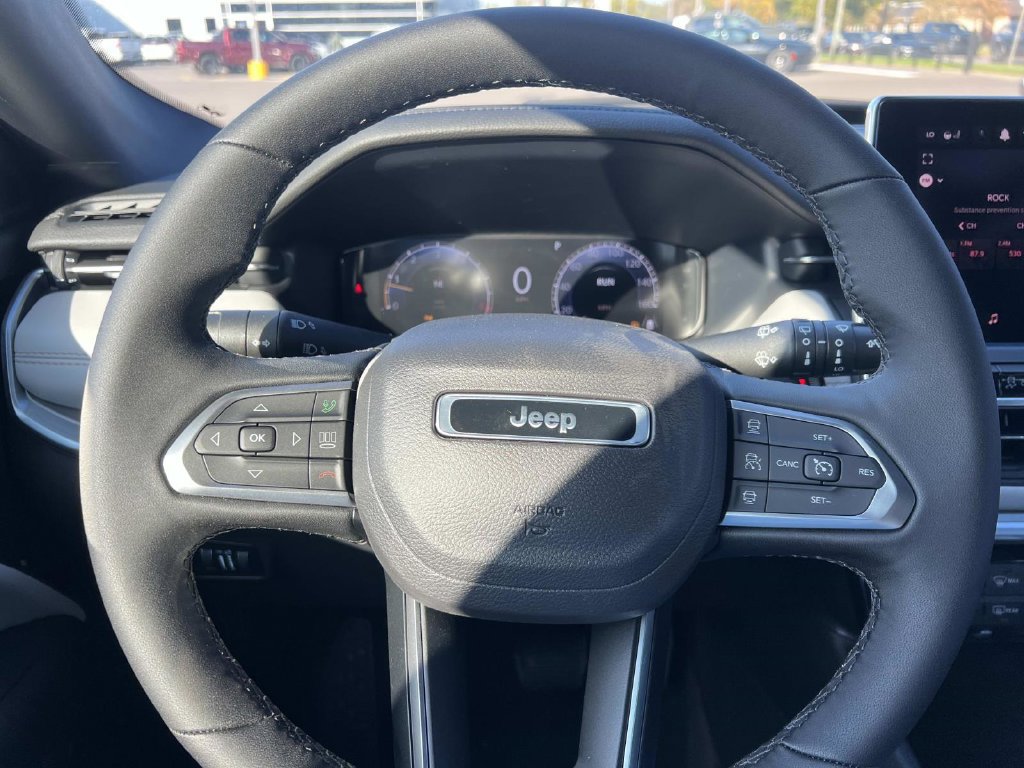 Used 2026 Jeep Compass Limited AWD/4WD image 20