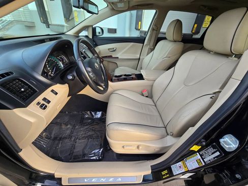 Used 2011 Toyota Venza AWD w/ Premium Pkg #2 image 12