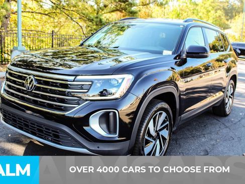 Used 2025 Volkswagen Atlas SE image 3