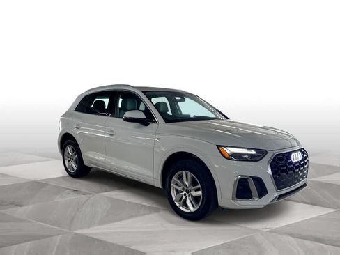 Used 2024 Audi Q5 2.0T Premium w/ Convenience Package AWD/4WD image 2