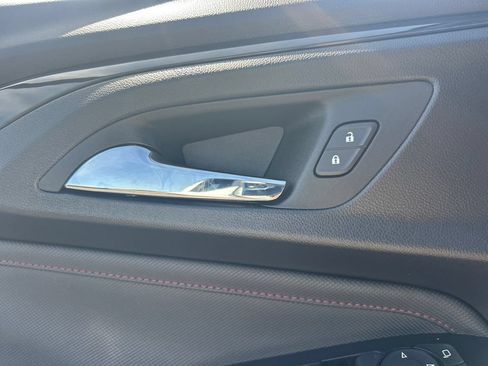 Used 2023 Chevrolet TrailBlazer RS w/ Sun and Liftgate Package FWD image 27