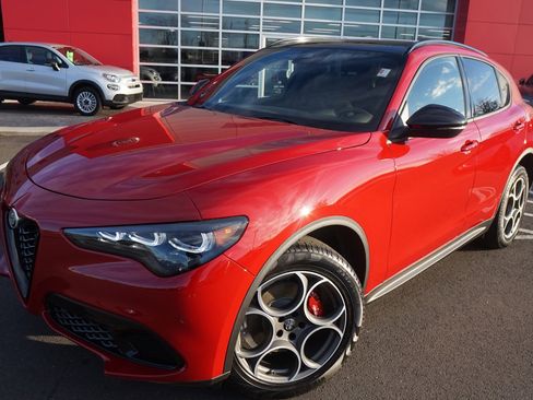 New 2024 Alfa Romeo Stelvio Sprint image 31