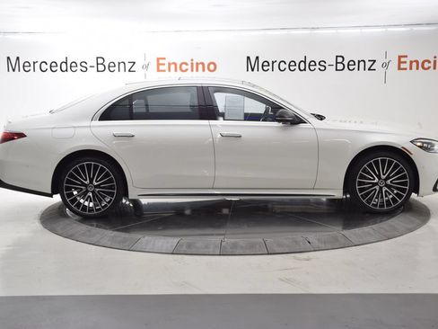 Certified 2022 Mercedes-Benz S 500 4MATIC image 6