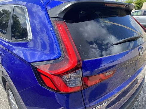 Used 2023 Honda CR-V EX image 11