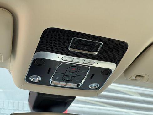 Used 2020 Bentley Flying Spur W12 AWD/4WD image 35