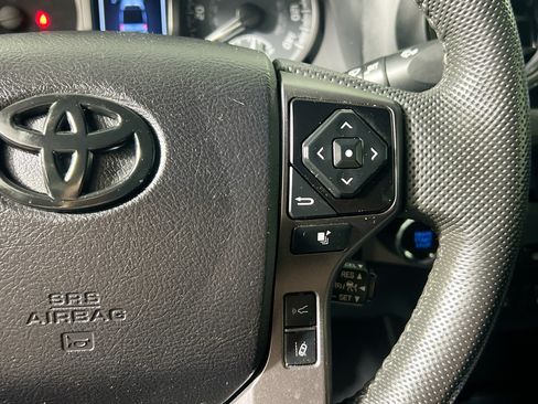 Used 2022 Toyota Tacoma TRD Off-Road RWD image 19