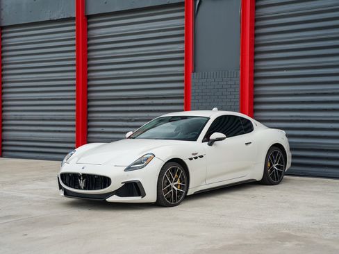 Used 2024 Maserati GranTurismo Trofeo AWD/4WD image 1