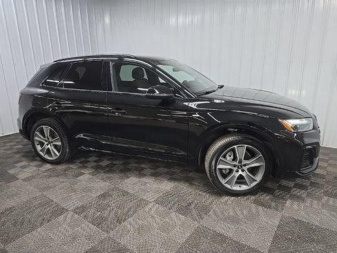 Used 2025 Audi Q5 2.0T Premium w/ Convenience Plus Package AWD/4WD image 1