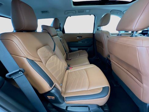 Used 2024 Nissan Pathfinder Platinum w/ Cargo Package FWD image 28