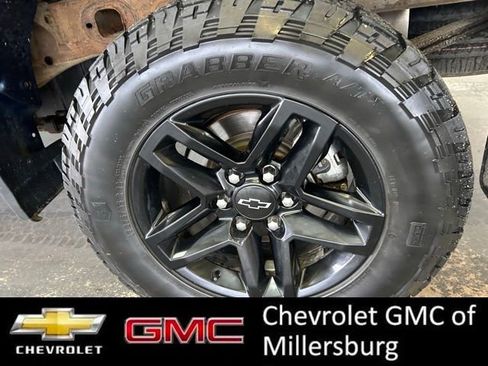 Used 2019 Chevrolet Silverado 1500 Custom Trail Boss w/ Custom Convenience Package AWD/4WD image 7