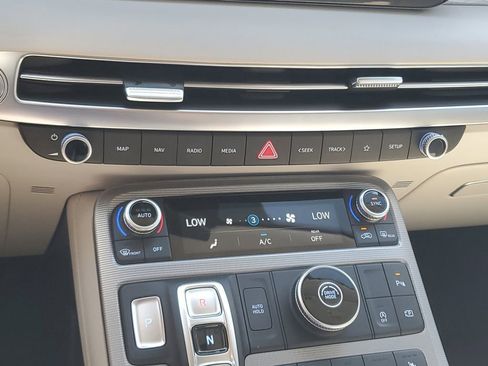 Used 2024 Hyundai Palisade Calligraphy FWD image 19