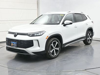 Used 2025 Volkswagen Tiguan SE