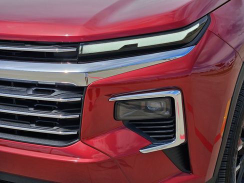 New 2026 Chevrolet Traverse LT w/ Sun and Wheel Package AWD/4WD image 11