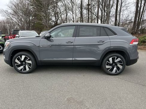 New 2026 Volkswagen Atlas Cross Sport SE image 2