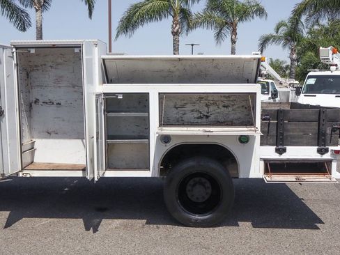 Used 2013 Ford F550 2WD Crew Cab Super Duty w/ Payload Upgrade Pkg image 6