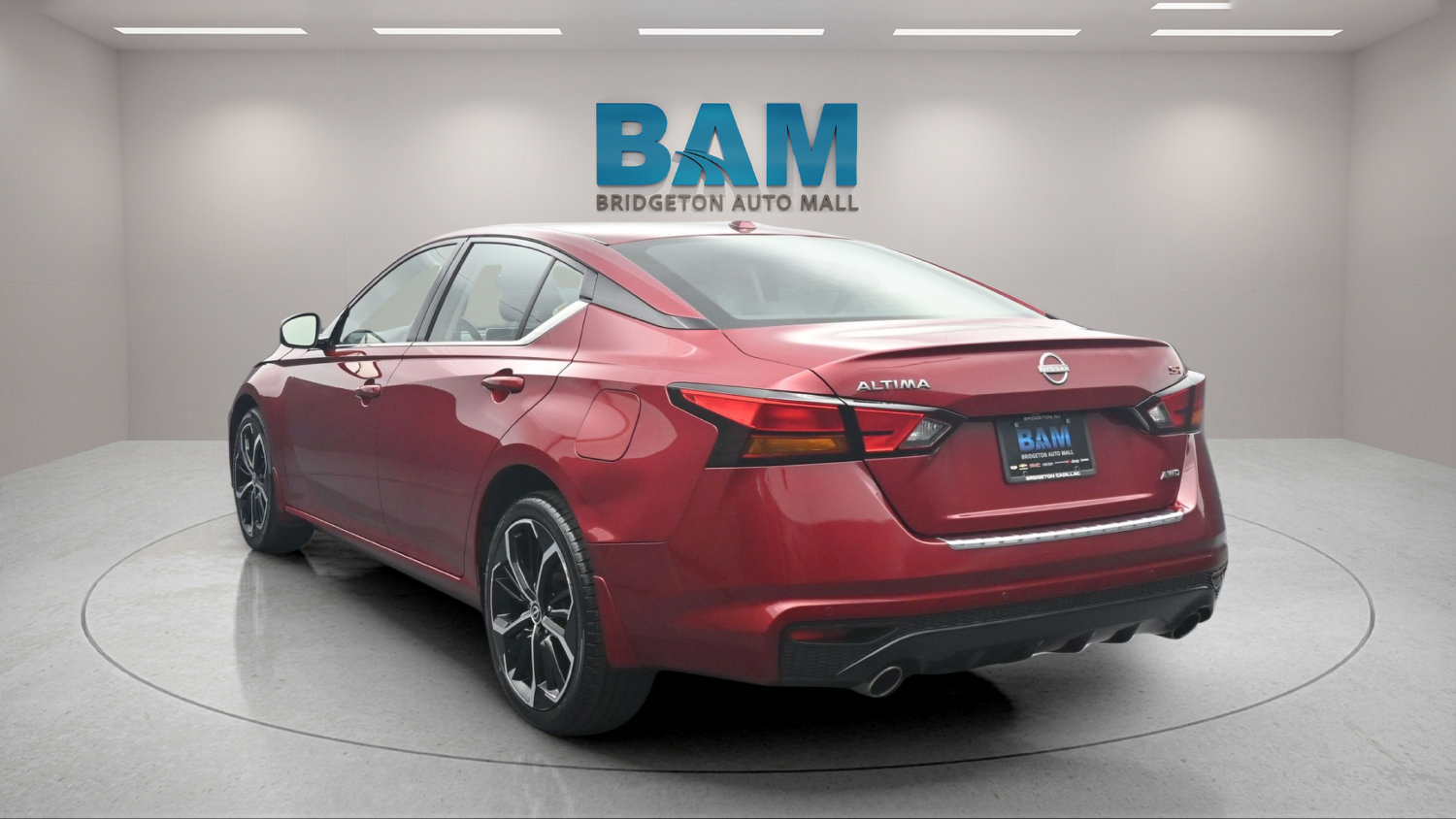Used 2023 Nissan Altima 2.5 SR AWD/4WD image 3