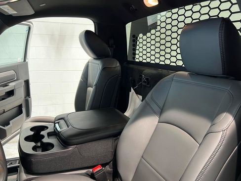 New 2024 RAM 3500 Tradesman AWD/4WD image 15