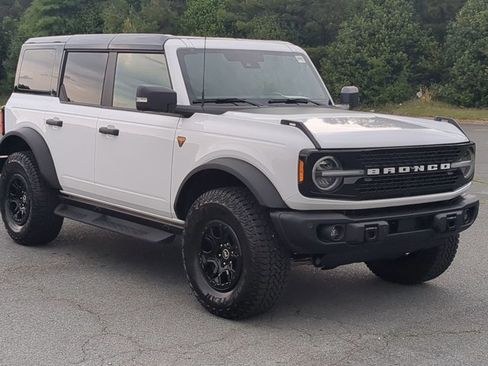 Certified 2025 Ford Bronco Badlands AWD/4WD image 1