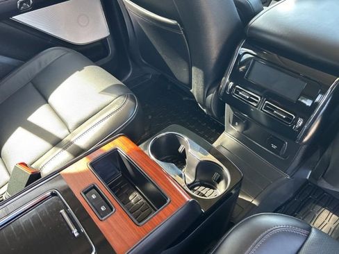 Used 2020 Lincoln Aviator Reserve w/ Equipment Group 201A image 12